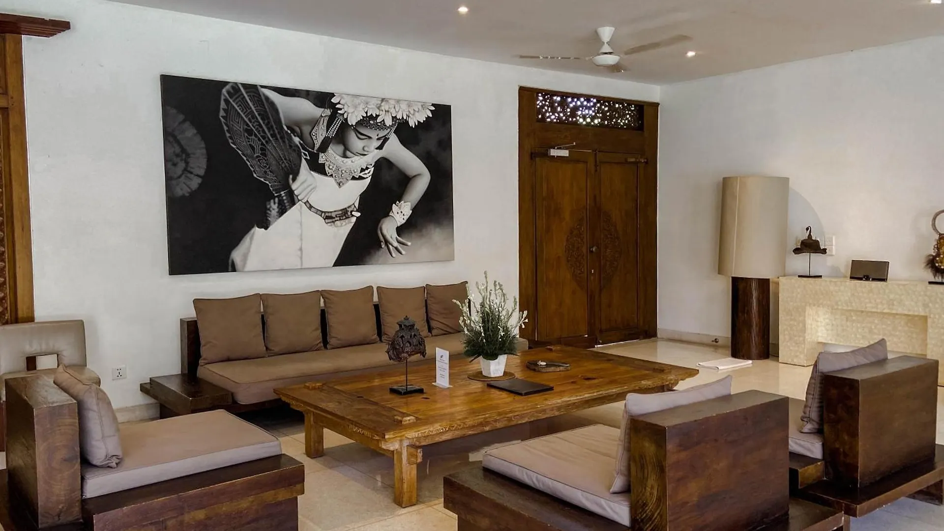 Villa Chocolat Seminyak 6 Bedroom